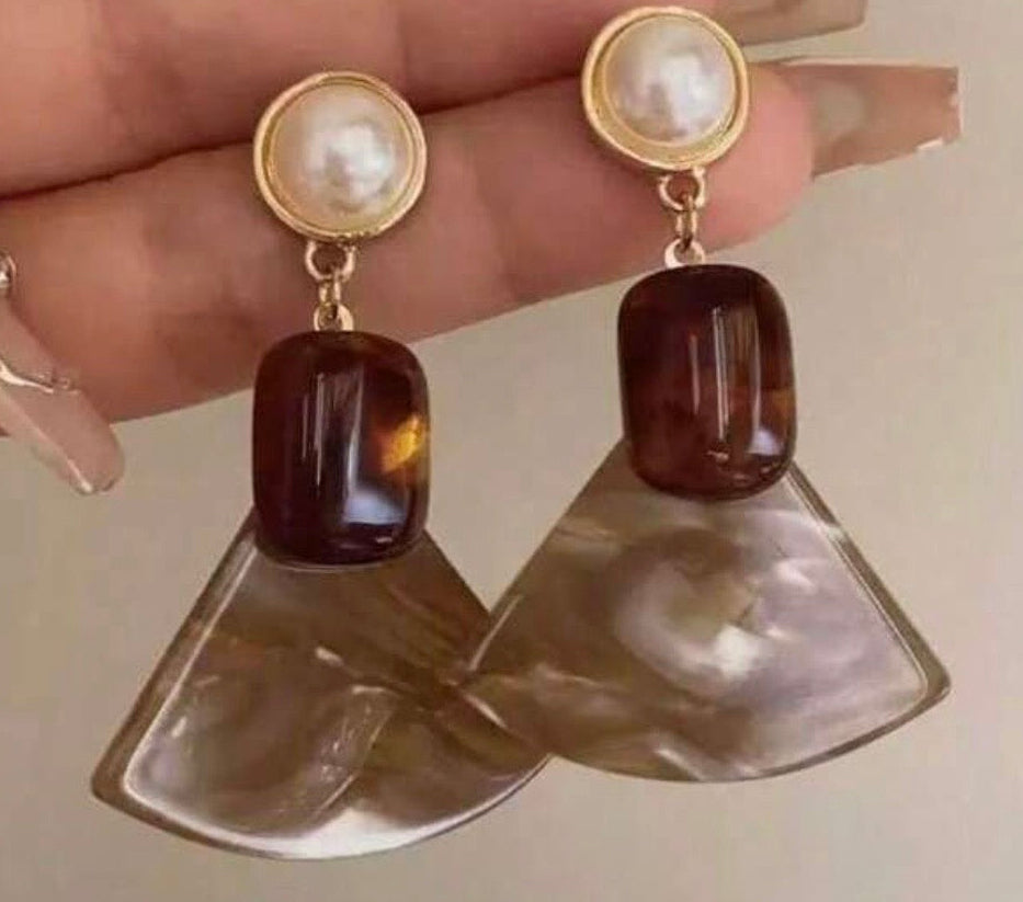 Mocha Muse Pearl Drop Earrings